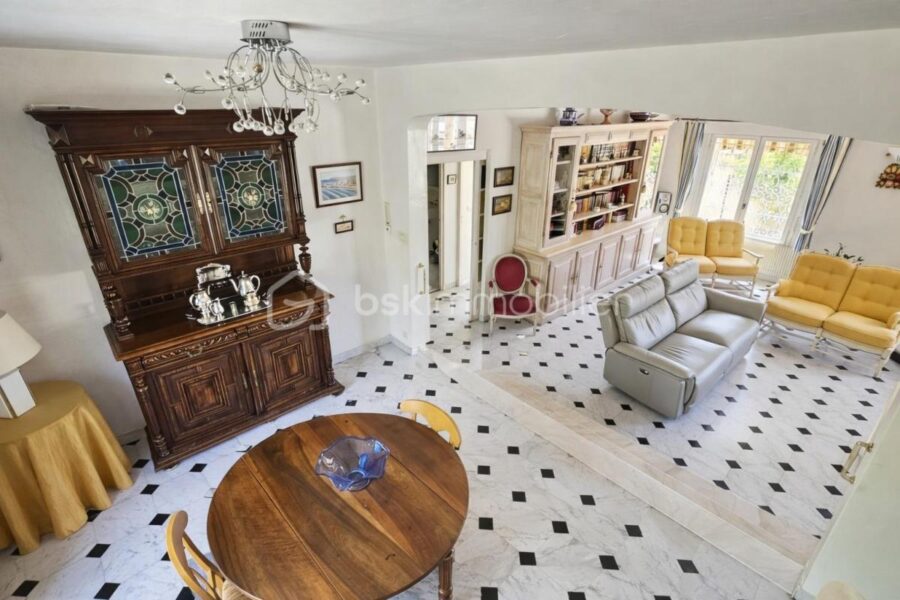 Maison à vendre à Fréjus — Vue sur la ville — photo 10