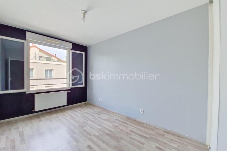 Appartement à vendre à Vénissieux — Vue sur la ville — photo 9