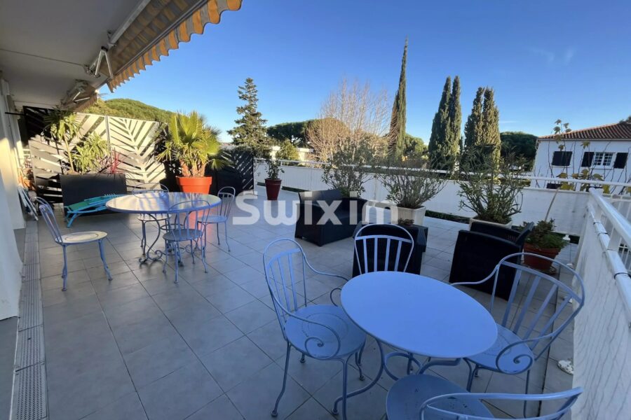 Appartement à vendre à Cavalaire-sur-mer — Vue parc & jardin — photo 3
