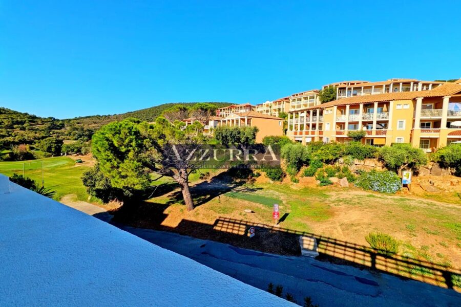 Appartement à vendre à Agay — Vue golf — photo 1
