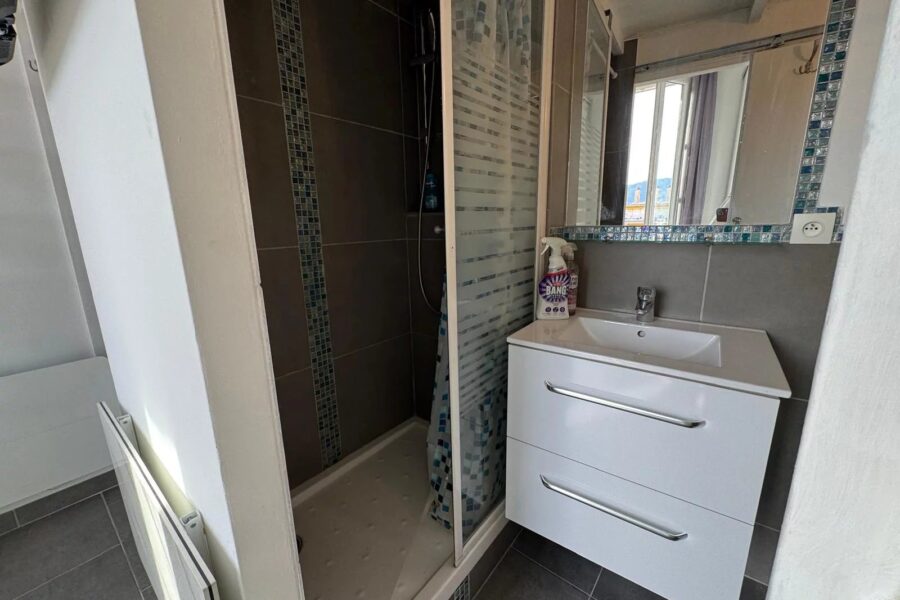 Appartement à louer à Nice — Vue sur la ville — photo 9