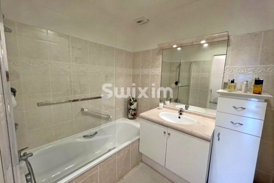 Maison à vendre à Sainte-maxime — Vue mer — photo 17