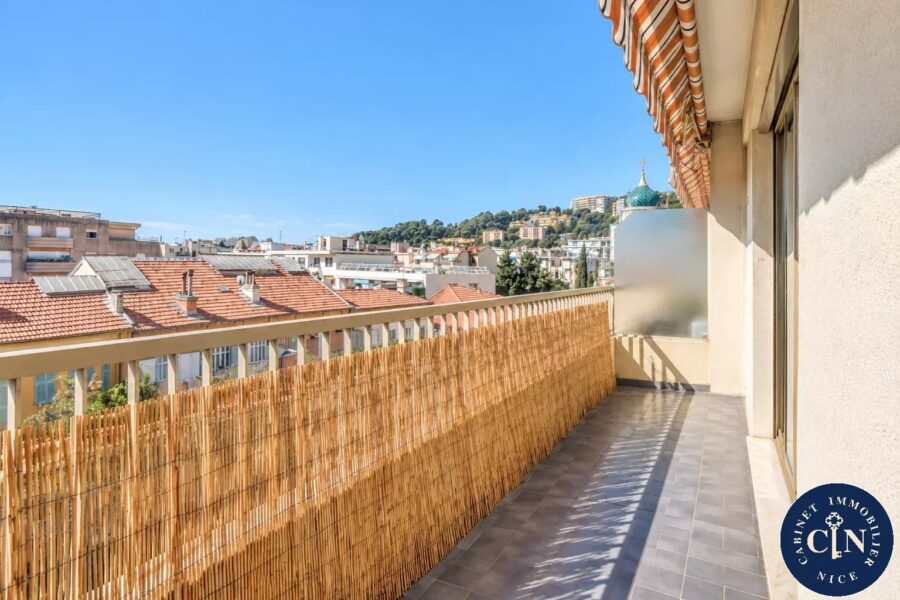 Appartement à vendre à Nice — Vue sur la ville — photo 1