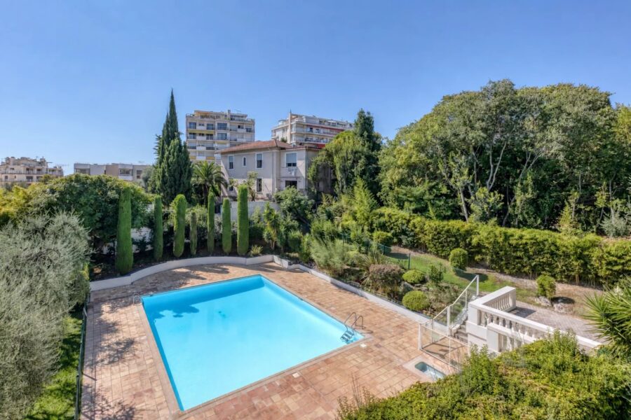 Appartement à vendre à Cannes — Vue parc & jardin — photo 1