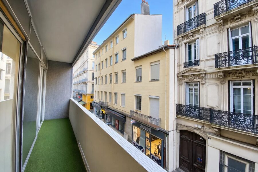 Appartement à vendre à Saint-Étienne — Vue sur la ville — photo 1