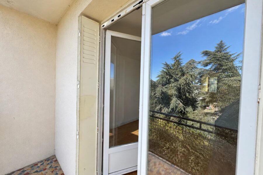 Appartement à vendre à Saint-Étienne — Vue nature — photo 2