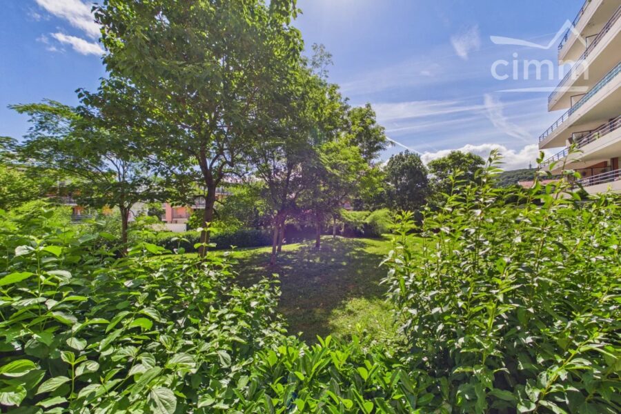 Appartement à vendre à Échirolles — Vue parc & jardin — photo 1