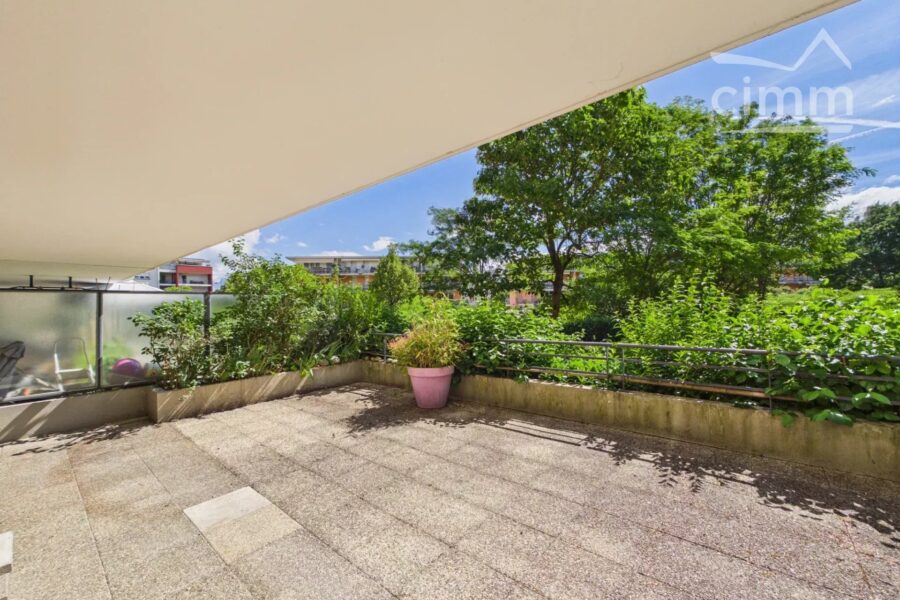 Appartement à vendre à Échirolles — Vue parc & jardin — photo 2