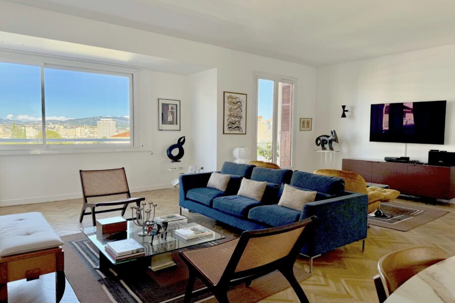 Appartement à vendre à Marseille 8ème — Vue montagne — photo 1