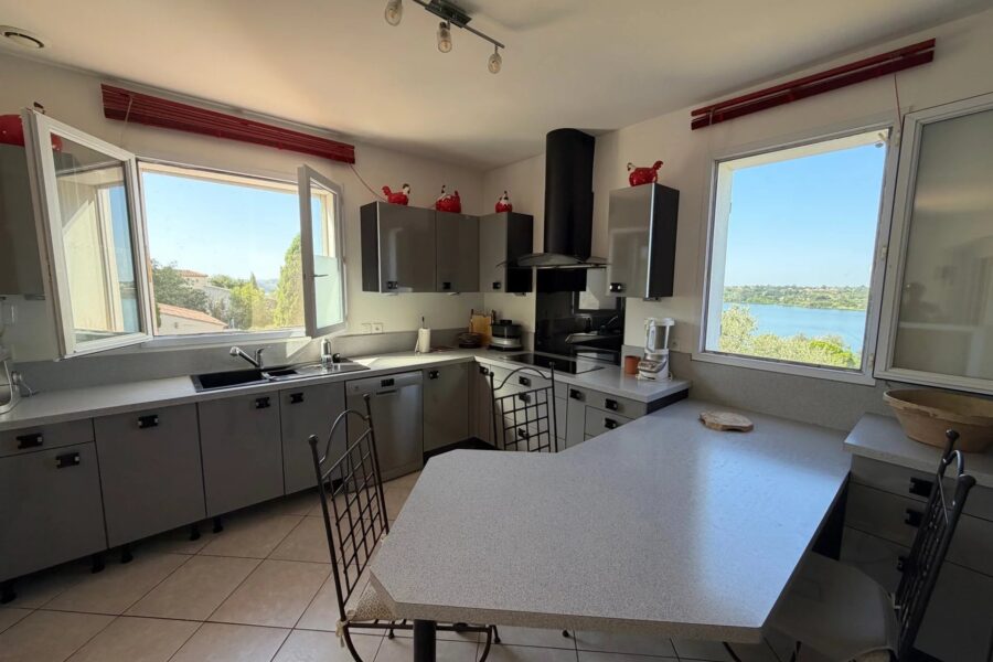 Maison à vendre à Istres — Vue lac — photo 9