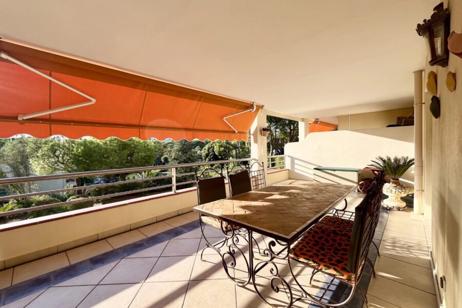 Appartement à vendre à Juan-les-pins — Vue parc & jardin — photo 2