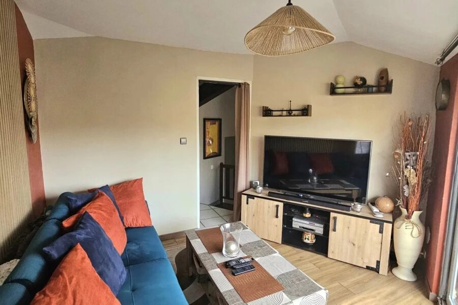 Appartement à vendre à Le chambon-feugerolles — Vue montagne — photo 5