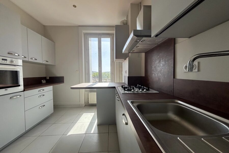 Appartement à vendre à Saint-Étienne — Vue nature — photo 9