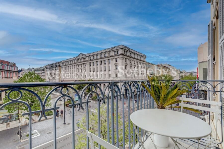 Appartement à vendre à Nice — Vue sur la ville — photo 1