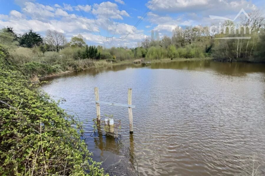 Terrain à vendre à Nozay — Vue lac — photo 1
