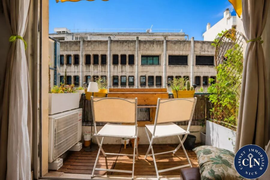 Appartement à vendre à Nice — Vue sur la ville — photo 1
