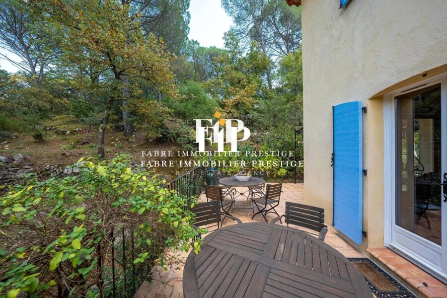 Maison à vendre à Saint-maximin-la-sainte-baume — Vue nature — photo 10