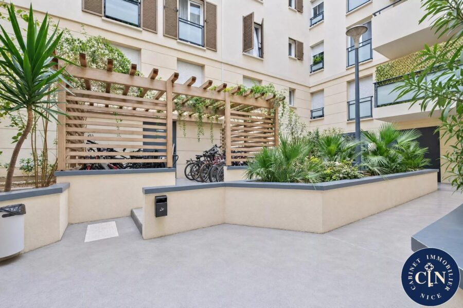 Appartement à vendre à Nice — Vue sur la ville — photo 12