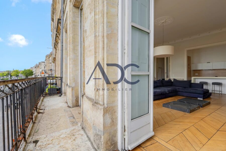 Appartement à vendre à Bordeaux — Vue fleuve — photo 1