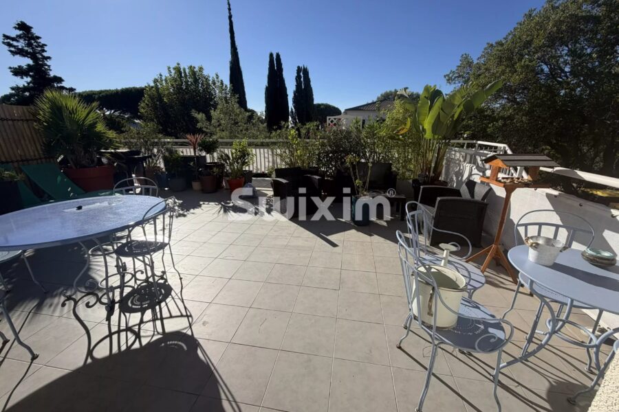 Appartement à vendre à Cavalaire-sur-mer — Vue parc & jardin — photo 4