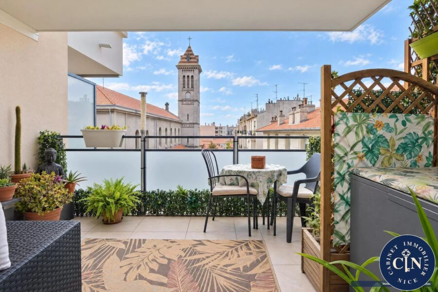 Appartement à vendre à Nice — Vue sur la ville — photo 1