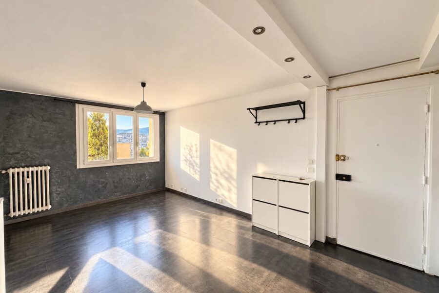 Appartement à vendre à Saint-Étienne — Vue nature — photo 3