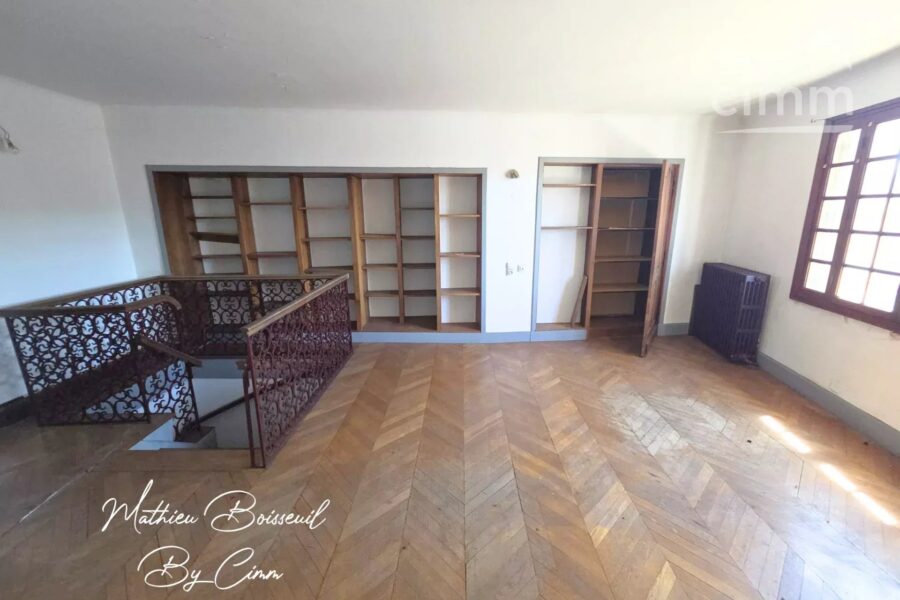 Maison à vendre à Montignac-lascaux — Vue sur la ville — photo 8