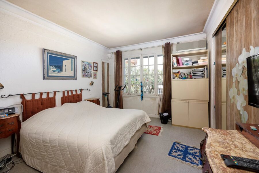 Maison à vendre à Antibes — Vue parc & jardin — photo 12