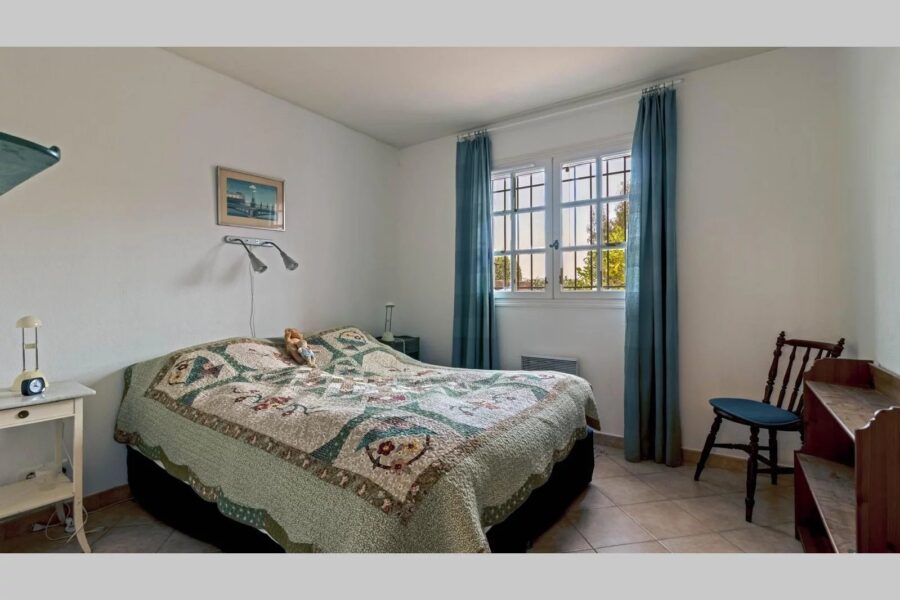 Maison à vendre à Roquebrune-sur-argens — Vue montagne — photo 11