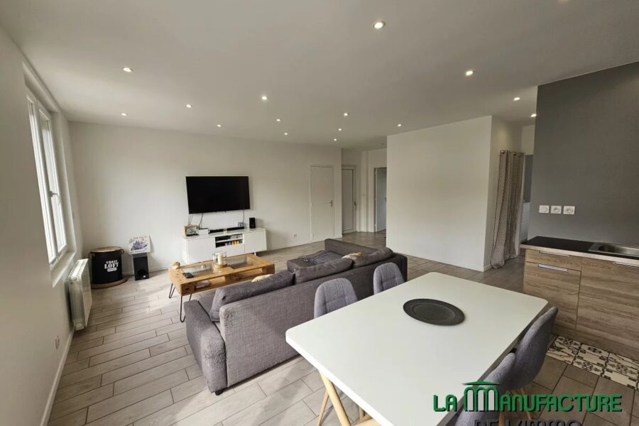 Appartement à vendre à La ricamarie — Vue sur la ville — photo 6