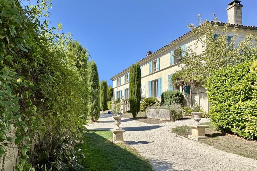 Maison à vendre à Saint-dizant-du-gua — Vue parc & jardin — photo 5