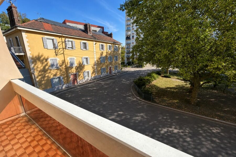 Appartement à vendre à Saint-Étienne — Vue nature — photo 1