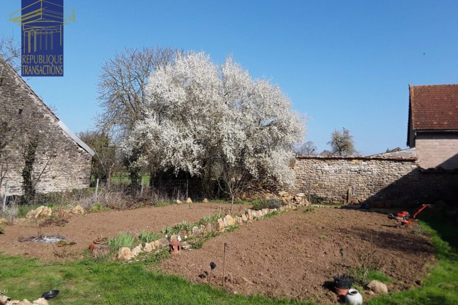 Maison à vendre à Bligny-sur-ouche — Vue parc & jardin — photo 4