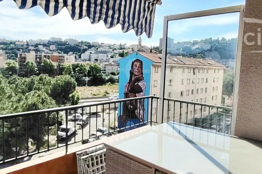 Appartement à vendre à Nice — Vue sur la ville — photo 1