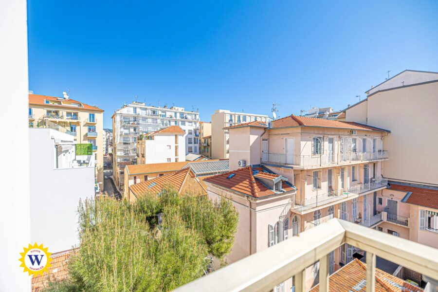 Appartement à vendre à Nice — Vue sur la ville — photo 1