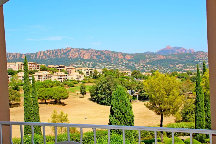 Appartement à vendre à Agay — Vue golf — photo 1