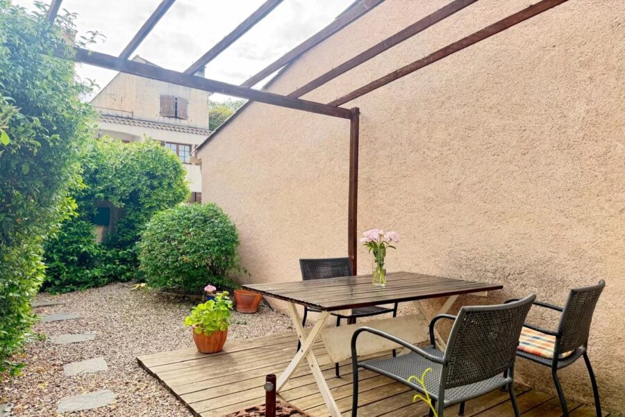 Maison à vendre à Roquebrune-sur-argens — Vue montagne — photo 8