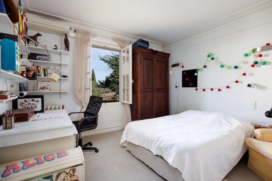 Maison à vendre à Antibes — Vue parc & jardin — photo 13