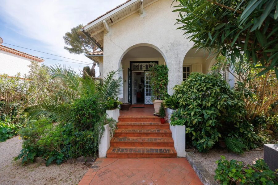 Maison à vendre à Antibes — Vue parc & jardin — photo 7