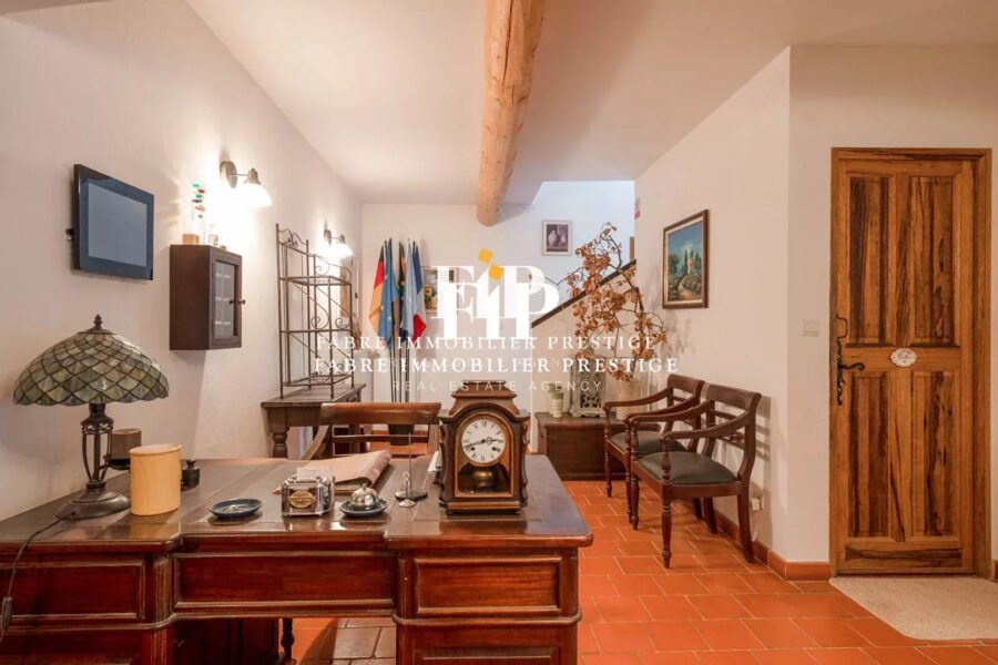 Maison à vendre à Saint-maximin-la-sainte-baume — Vue nature — photo 11