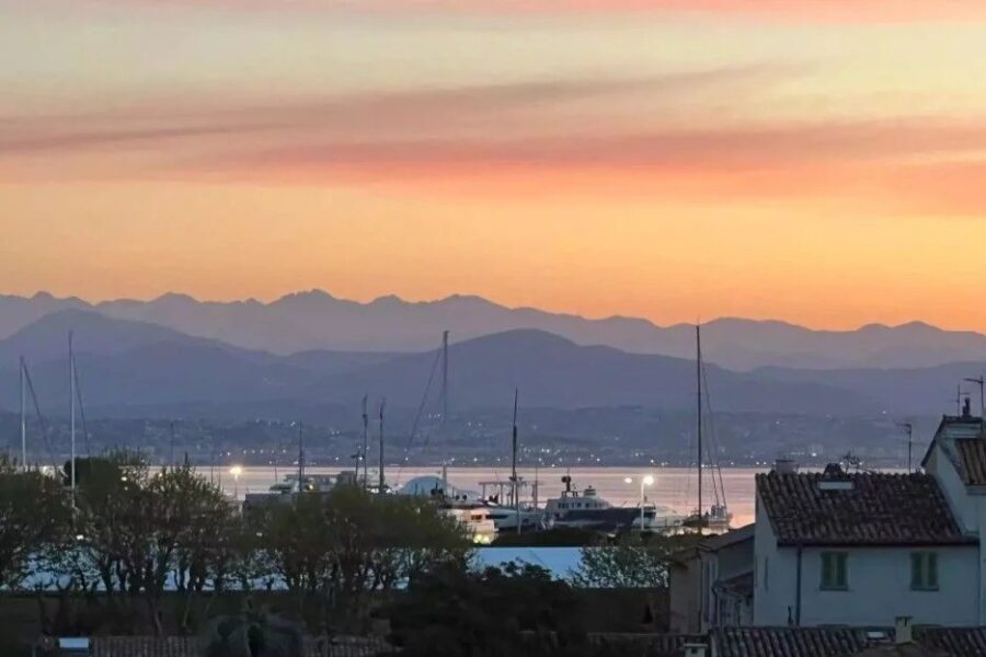 Appartement à vendre à Antibes — Vue sur la ville — photo 2