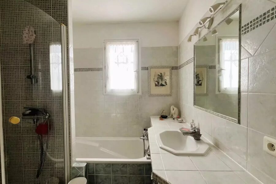 Maison à vendre à Tourrettes — Vue parc & jardin — photo 17