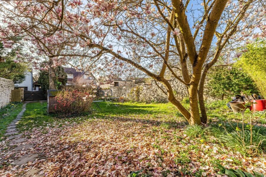 Maison à vendre à Chavenay — Vue parc & jardin — photo 2