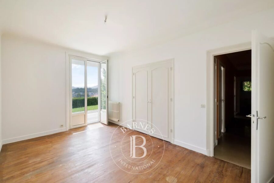 Maison à vendre à Ciboure — Vue montagne — photo 13