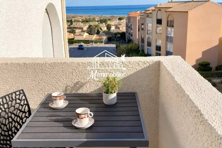 Appartement à louer à Saint-Pierre-la-Mer — Vue mer — photo 1