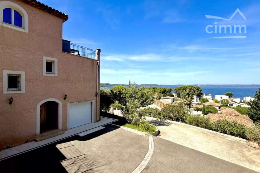 Maison à vendre à Saint-mitre-les-remparts — Vue mer — photo 4