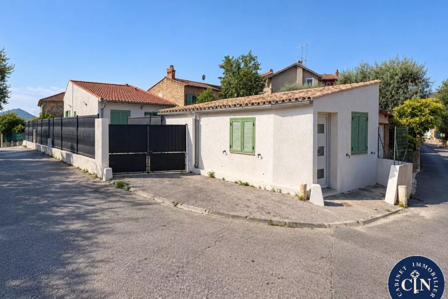 Maison à vendre à Saint-andré-de-la-roche — Vue montagne — photo 2