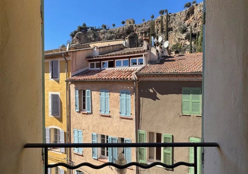 Maison à vendre à Cotignac — Vue sur la ville — photo 25