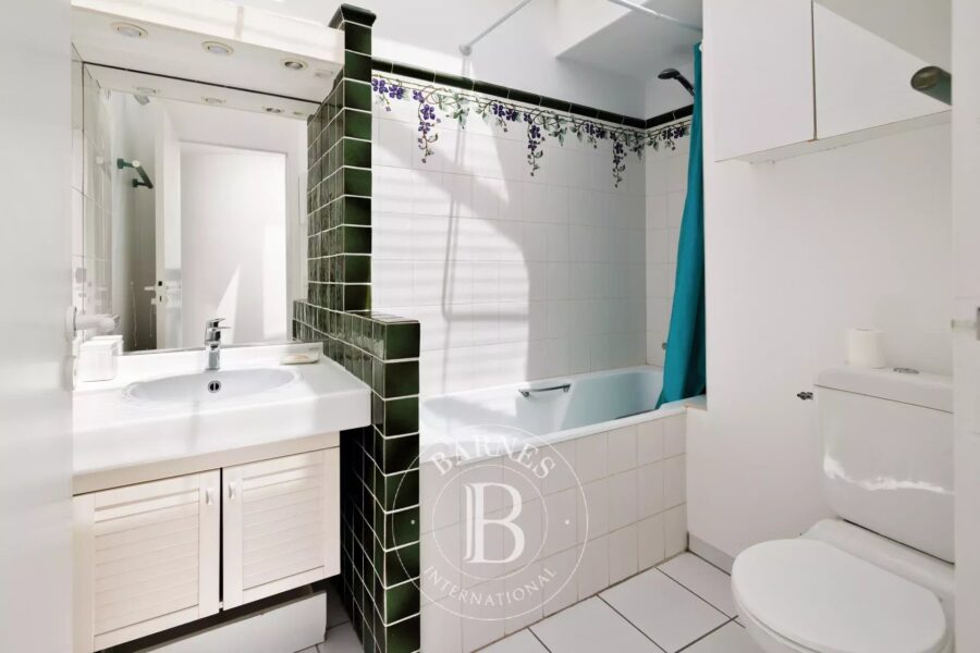 Appartement à vendre à Saint-jean-de-luz — Vue montagne — photo 9
