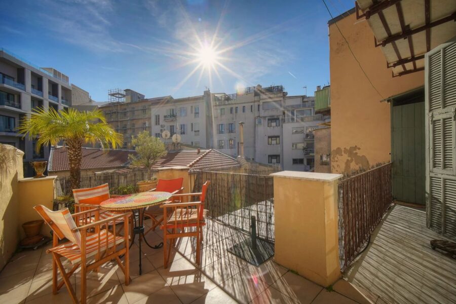 Appartement à vendre à Nice — Vue sur la ville — photo 1